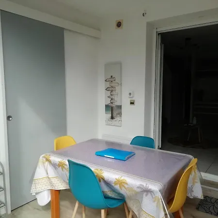 Bel A 100 M De La Apartment